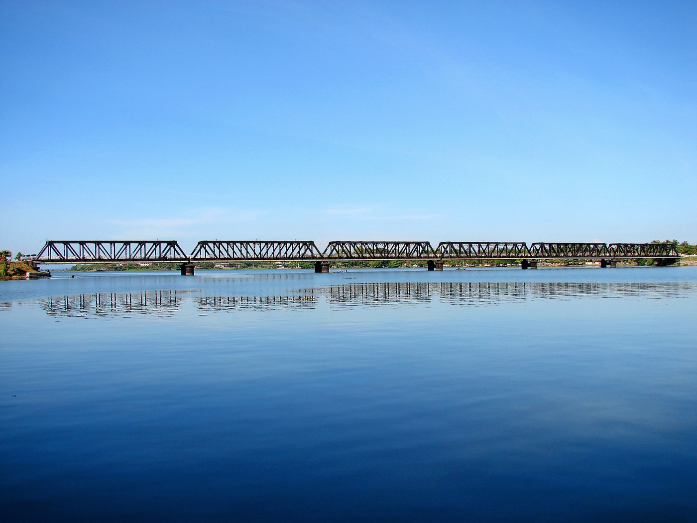 Kallady Bridge spanning Batticaloa Lagoon